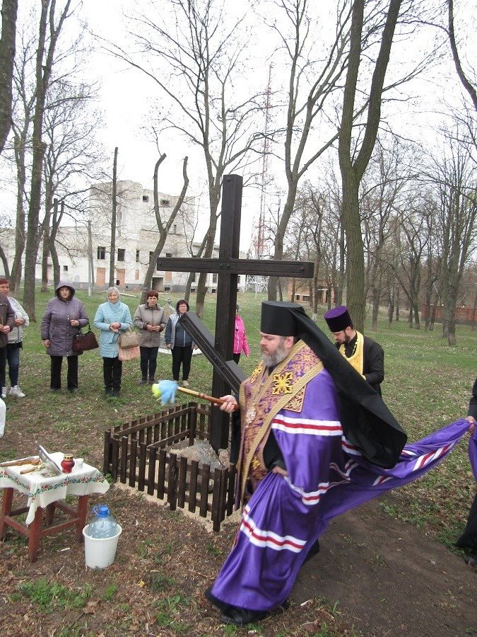 Освячення хреста на місці побудови храму святого Миколая Чудотворця місто Валки