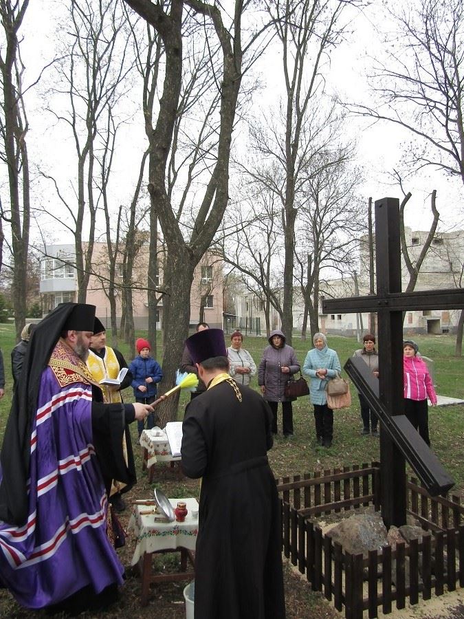 Освячення хреста на місці побудови храму святого Миколая Чудотворця місто Валки